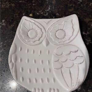Pier 1 White Owl Accent Plate